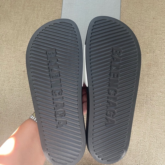 Balenciaga rubber pool slides size 40 - Picture 4 of 4